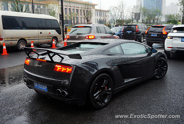 Lamborghini Gallardo spotted in Hangzhou, China