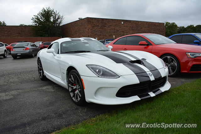 Dodge Viper spotted in Lake Forest, Illinois