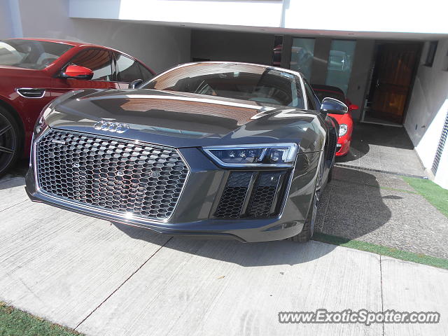 Audi R8 spotted in Guadalajara, Mexico