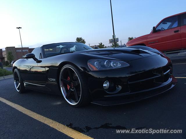 Dodge Viper spotted in St. Joseph, Missouri