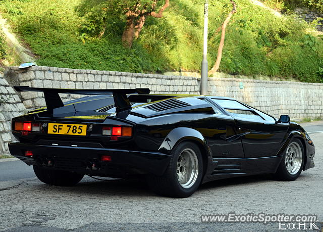 Lamborghini Countach spotted in Hong Kong, China