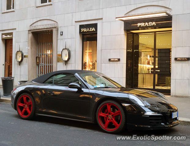 Porsche 911 spotted in Milan, Italy