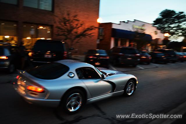 Dodge Viper spotted in Downers Grove, Illinois
