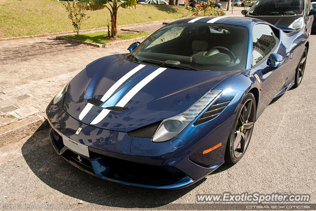 Ferrari 458 Italia spotted in Curitiba, Brazil