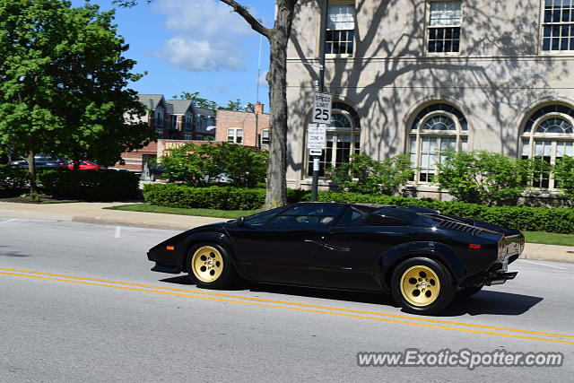 Lamborghini Countach spotted in Winnetka, Illinois