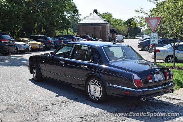 Bentley Arnage spotted in Winnetka, Illinois