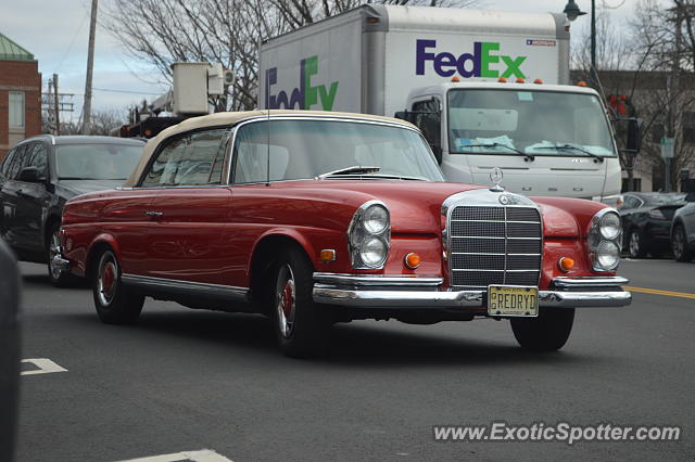 Other Vintage spotted in Summit, New Jersey