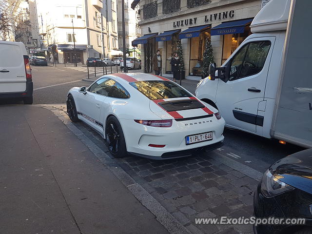 Porsche 911 spotted in Paris, France