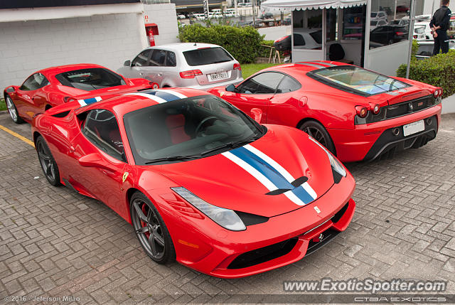 Ferrari 458 Italia spotted in Curitiba, Brazil