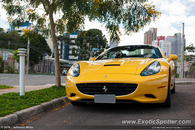 Ferrari California spotted in Curitiba, Brazil