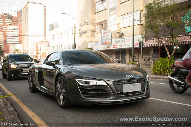 Audi R8 spotted in Curitiba, Brazil