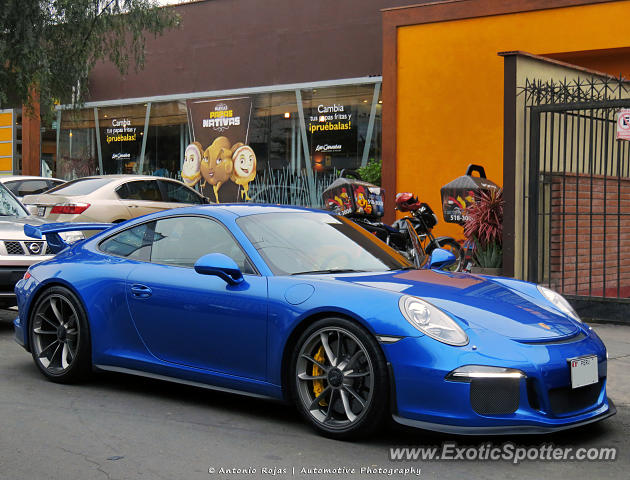 Porsche 911 GT3 spotted in Lima, Peru