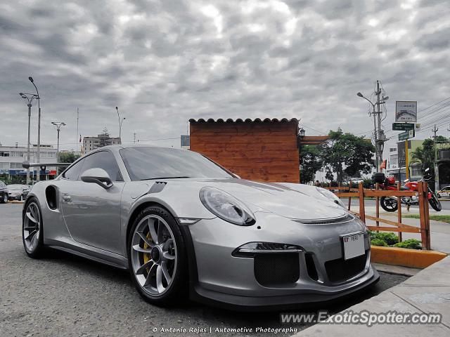 Porsche 911 GT3 spotted in Lima, Peru