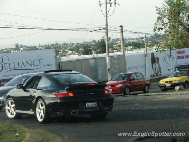 Porsche 911 Turbo spotted in Guadalajara, Mexico