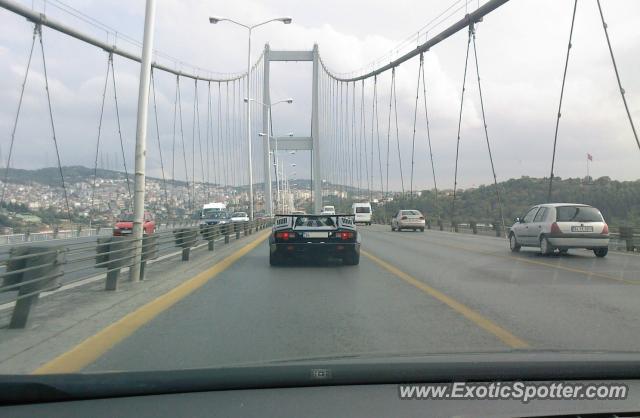 Lamborghini Countach spotted in Istanbul, Turkey