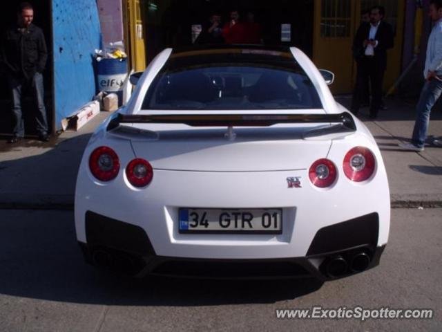 Nissan Skyline spotted in Istanbul, Turkey