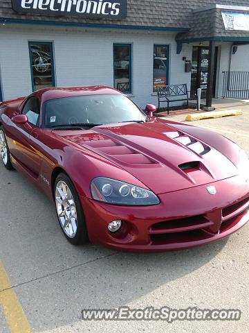 Dodge Viper spotted in Bloomingdale, Illinois