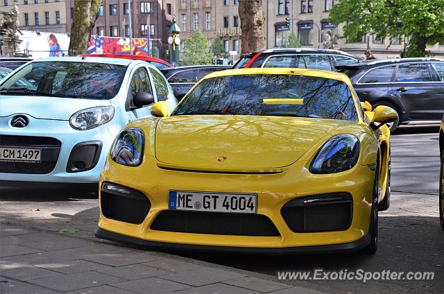 Porsche Cayman GT4 spotted in Düsseldorf, Germany