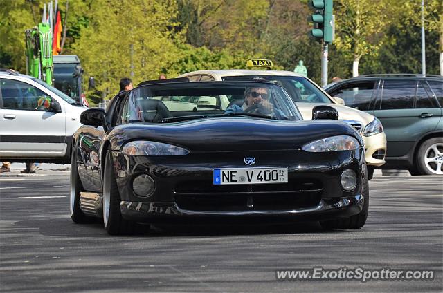Dodge Viper spotted in Düsseldorf, Germany