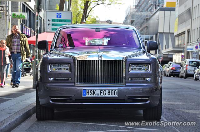 Rolls-Royce Phantom spotted in Düsseldorf, Germany