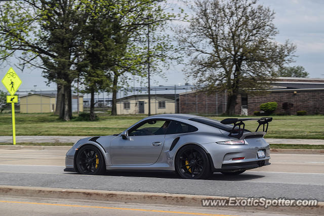 Porsche 911 GT3 spotted in Naperville, Illinois