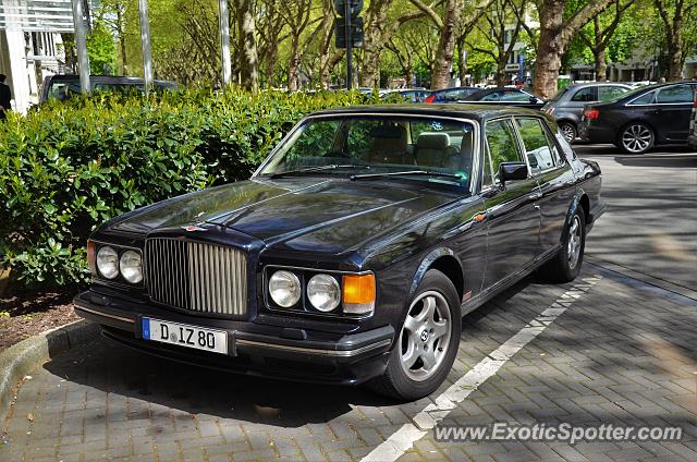 Bentley Turbo R spotted in Düsseldorf, Germany