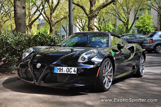 Alfa Romeo 4C spotted in Düsseldorf, Germany
