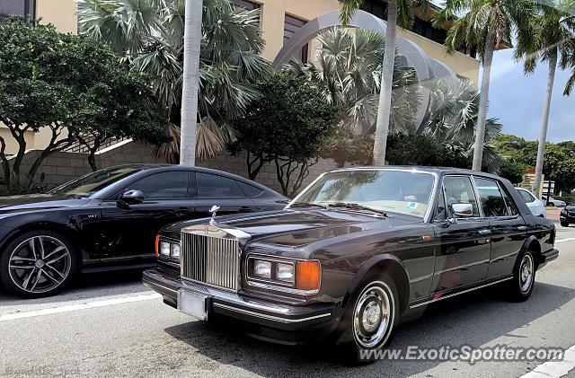 Rolls-Royce Silver Spirit spotted in West Palm Beach, Florida
