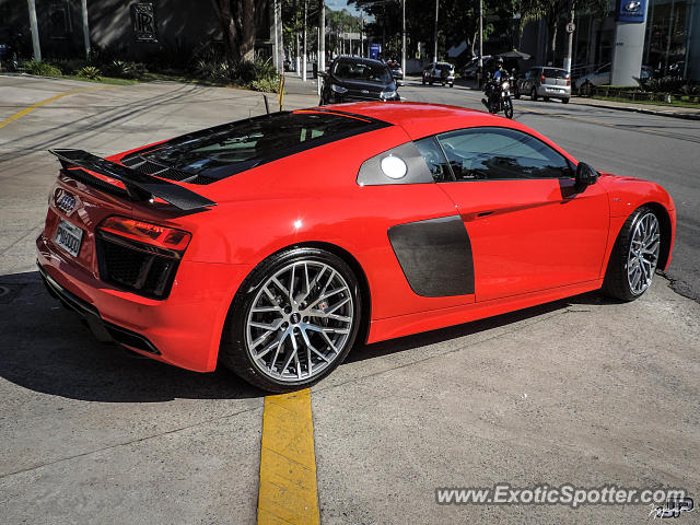 Audi R8 spotted in São Paulo, Brazil