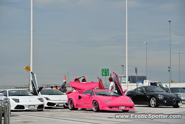 Lamborghini Countach spotted in Tokyo, Japan
