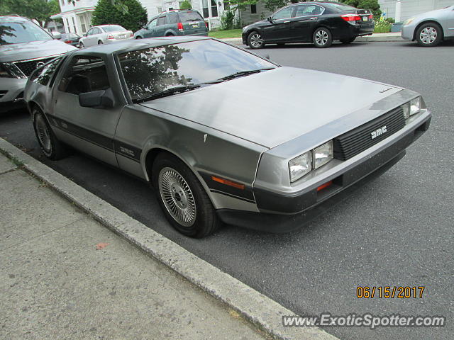 DeLorean DMC-12 spotted in Mechanicsburg, Pennsylvania