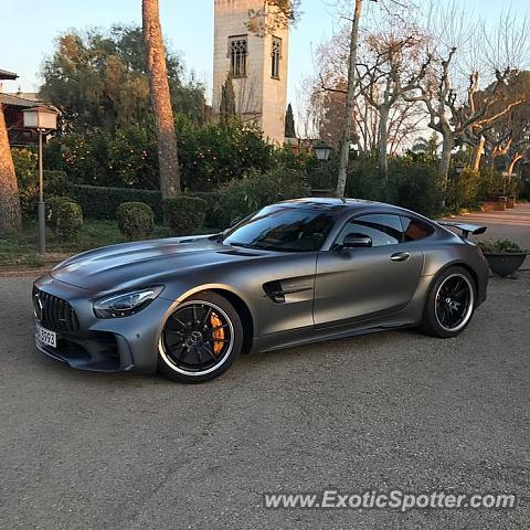 Mercedes AMG GT spotted in Saint Paul, Minnesota