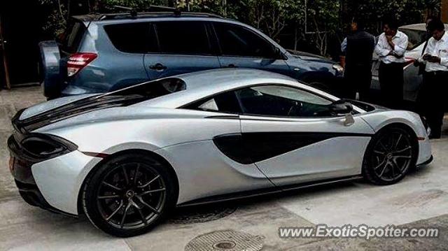 Mclaren 570S spotted in Lima, Peru