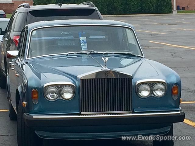 Rolls-Royce Silver Shadow spotted in Sterling Heights, Michigan