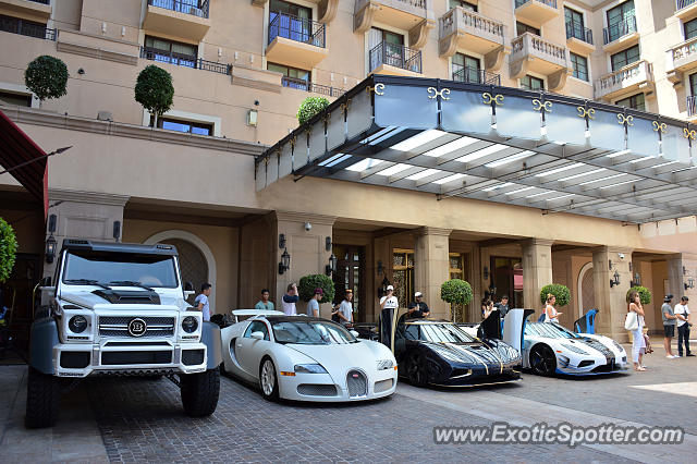 Mercedes 6x6 spotted in Beverly Hills, California