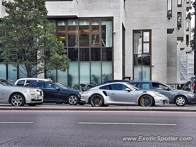 Porsche 911 GT3 spotted in London, United Kingdom