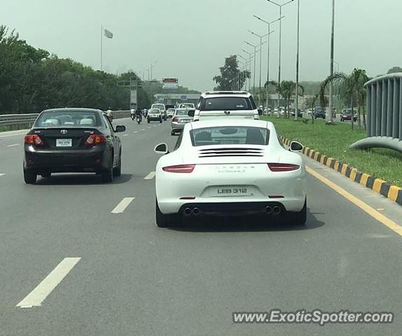 Porsche 911 spotted in Islamabad, Pakistan