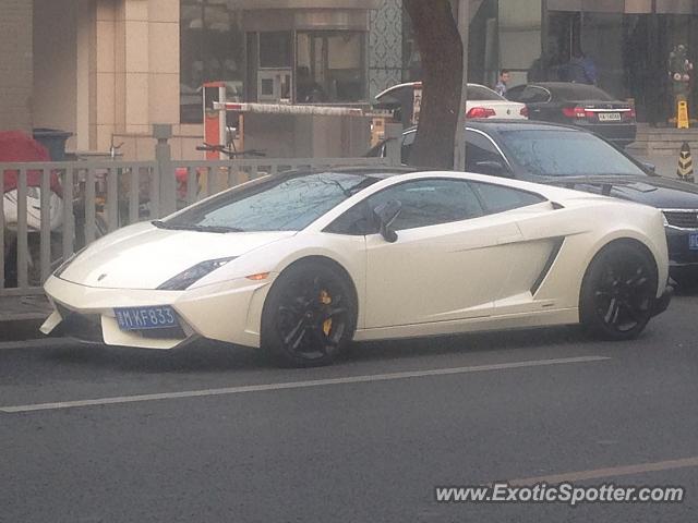 Lamborghini Gallardo spotted in Beijing, China