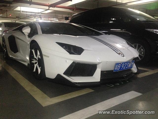 Lamborghini Aventador spotted in Shenzhen, China