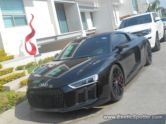Audi R8 spotted in Guadalajara, Mexico