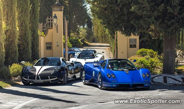 Pagani Zonda spotted in Siena, Italy