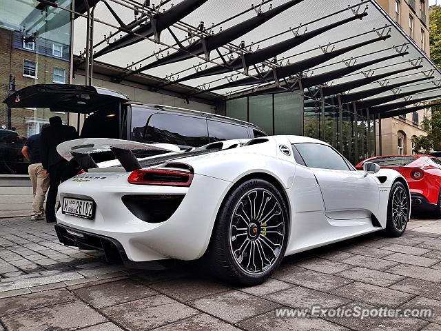 Porsche 918 Spyder spotted in Londin, United Kingdom