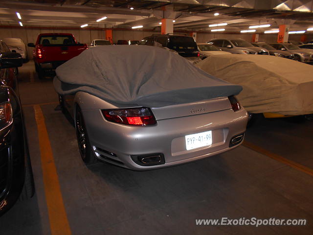 Porsche 911 Turbo spotted in Guadalajara, Mexico