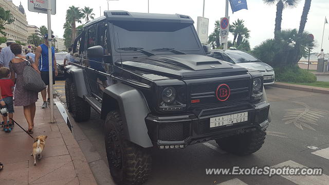 Mercedes 6x6 spotted in Cannes, France