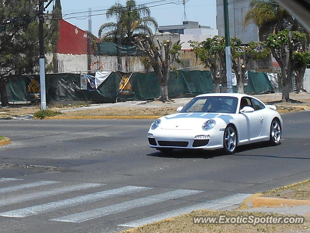 Porsche 911 spotted in Guadalajara, Mexico