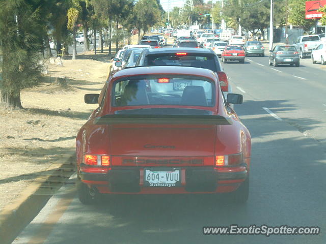 Porsche 911 spotted in Guadalajara, Mexico