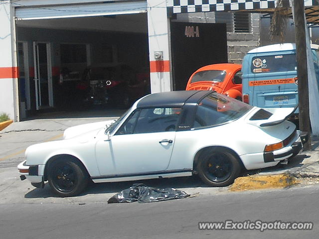 Porsche 911 spotted in Guadalajara, Mexico