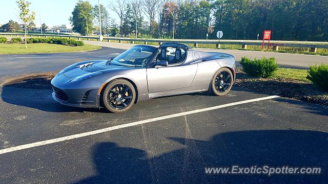 Tesla Roadster spotted in Marysville, Ohio
