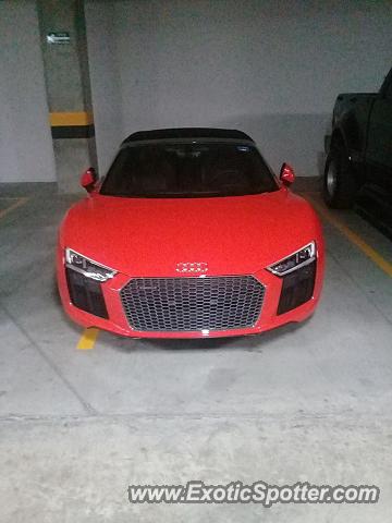Audi R8 spotted in Guadalajara, Mexico