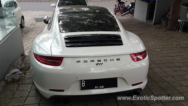 Porsche 911 spotted in Jakarta, Indonesia